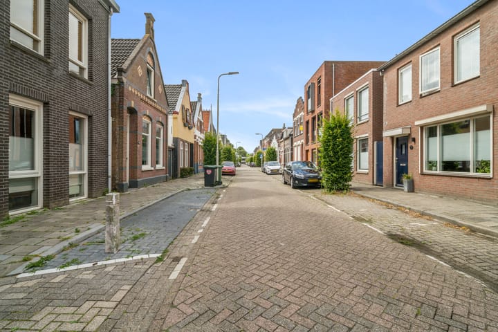 Foto 33 van Damstraat 46-E