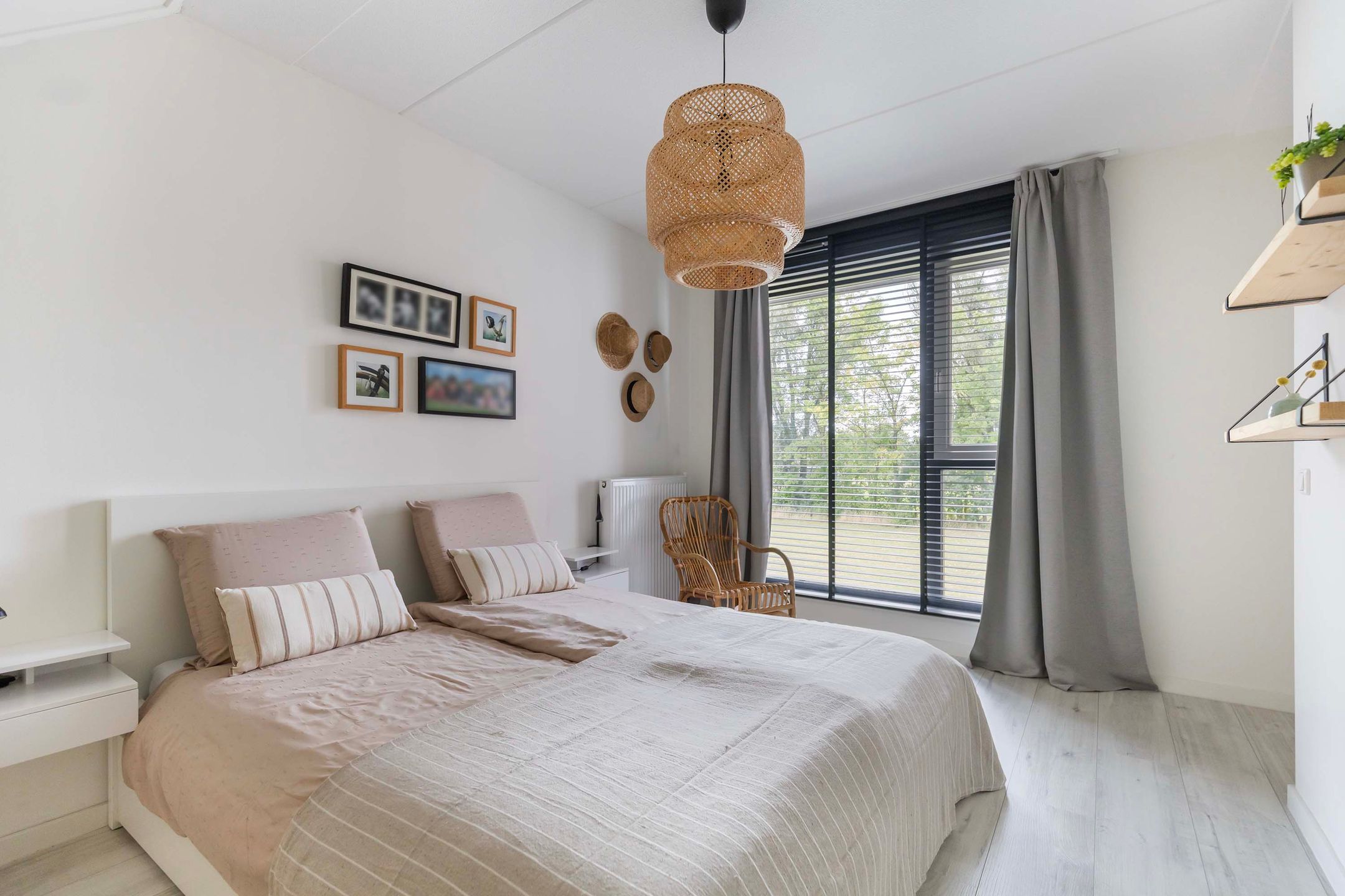 Photo 33 of Leigraaf 14-E