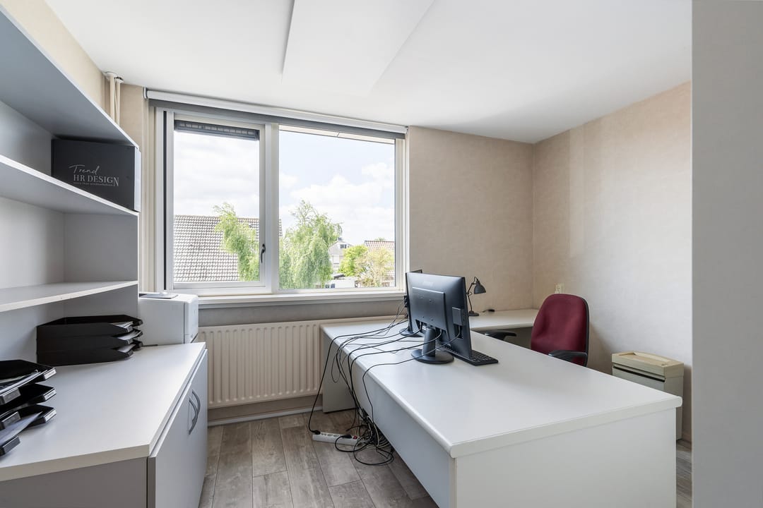 Photo 16 of Jan van Beaumontstraat 8