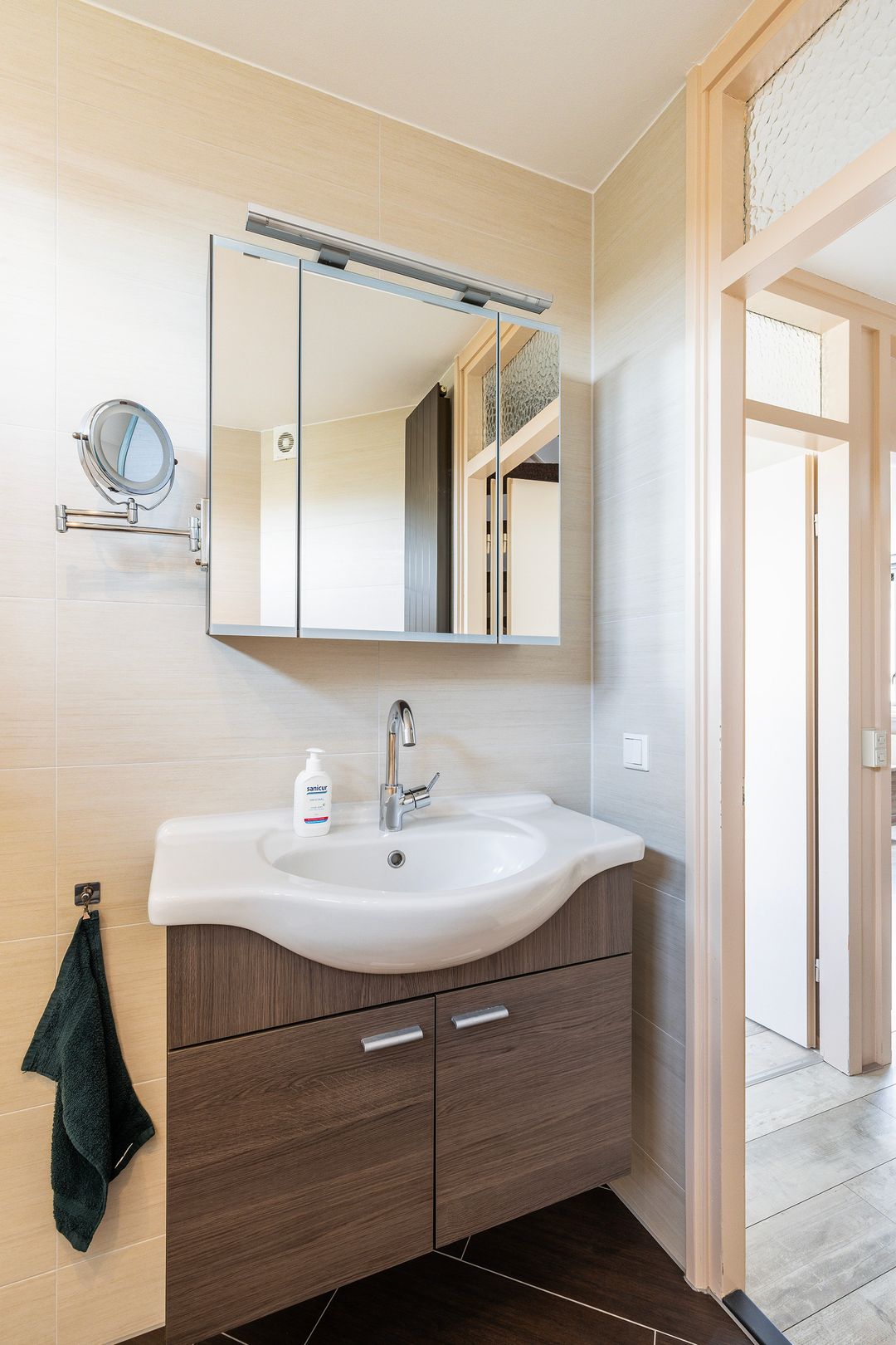 Photo 22 of Jan van Beaumontstraat 8