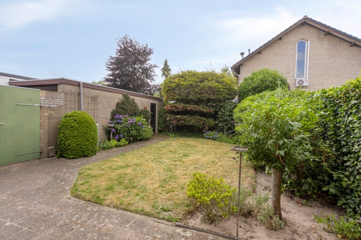 Photo 21 of Rulstraat 9