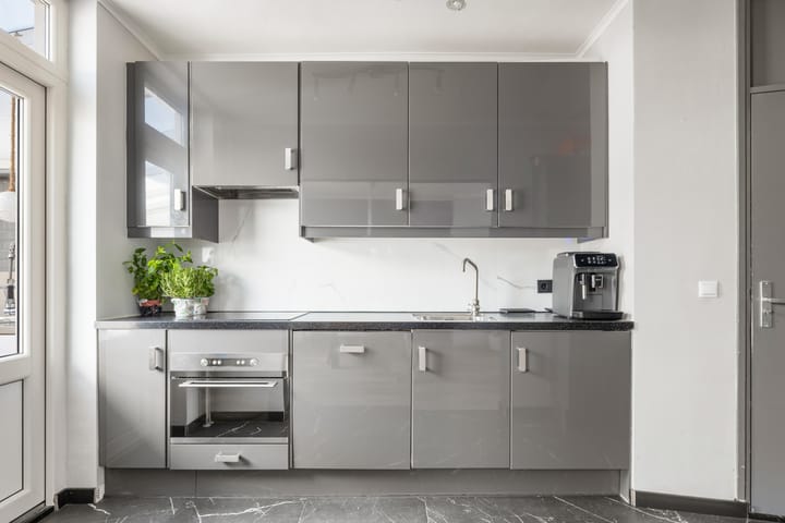 Foto 7 van Deken Rhoenstraat 5