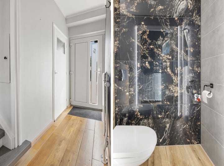 Foto 10 van Deken Rhoenstraat 5