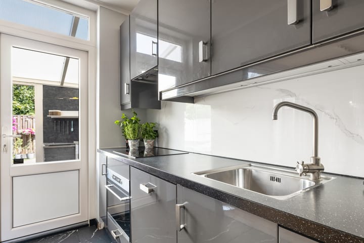 Foto 8 van Deken Rhoenstraat 5