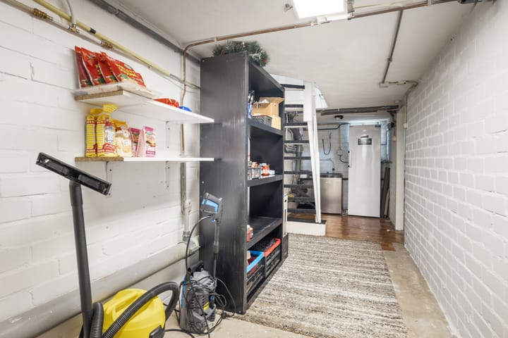 Foto 35 van Deken Rhoenstraat 5