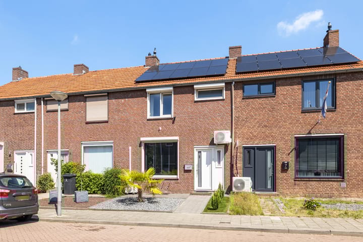 Foto 36 van Deken Rhoenstraat 5