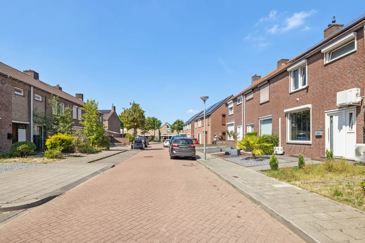 Foto 39 van Deken Rhoenstraat 5