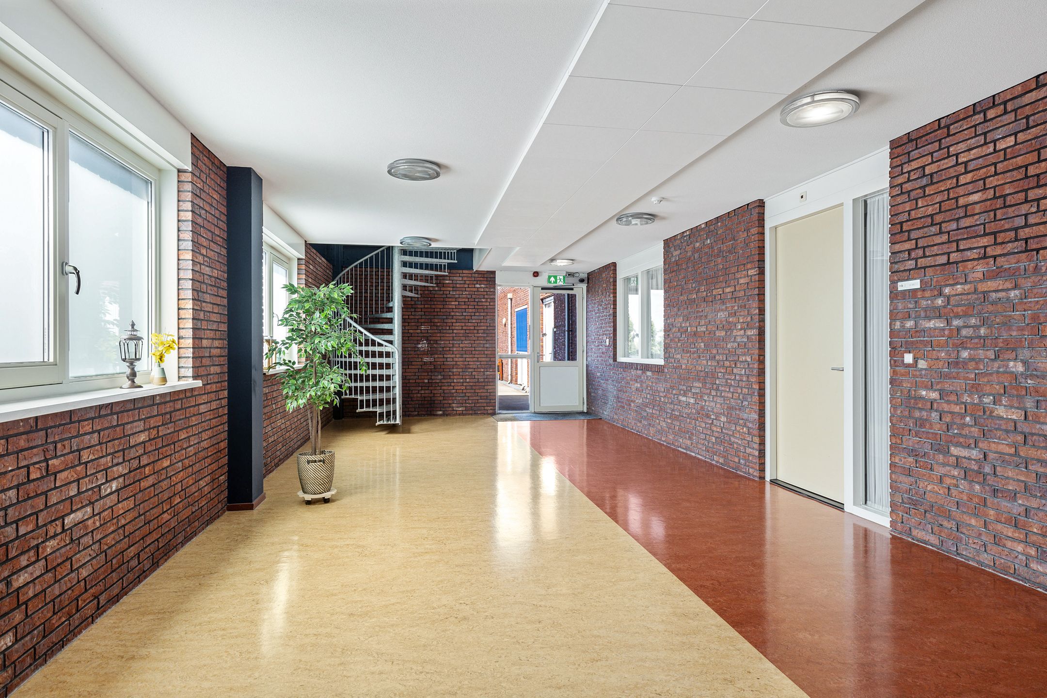 Photo 18 of J. Cohenstraat 11-B