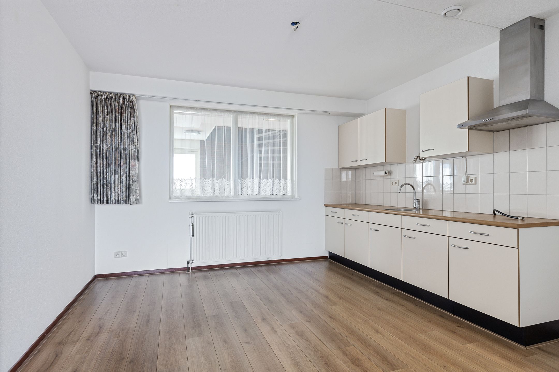 Photo 30 of J. Cohenstraat 11-B