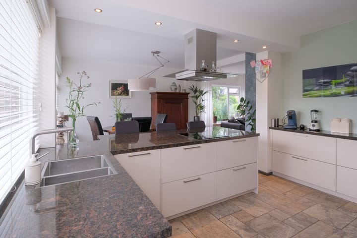 Photo 12 of Schumannstraat 24