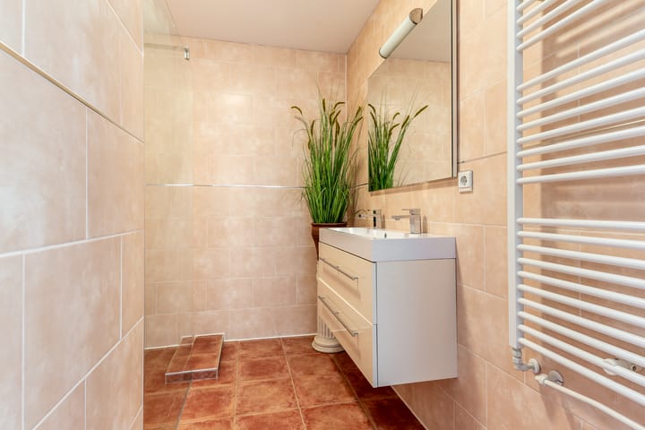 Foto 32 van Madernastraat 5