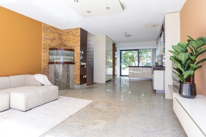 Foto 15 van Claus van Amsbergstraat 60