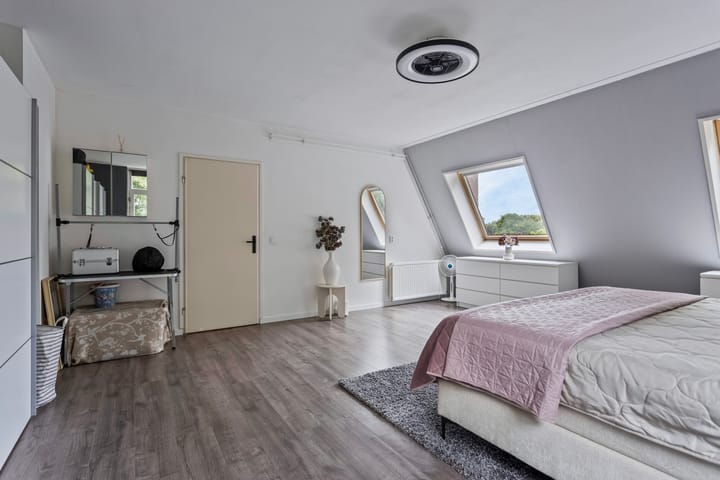 Photo 7 of Roserije 245-D