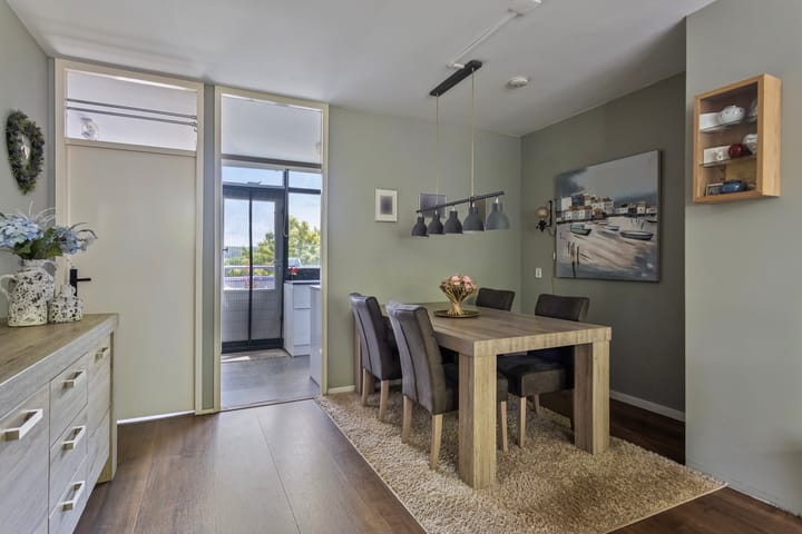 Photo 19 of Roserije 245-D