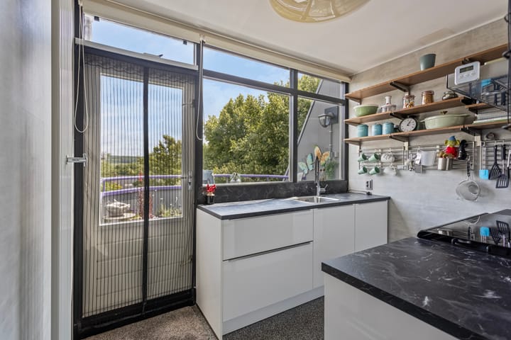 Photo 20 of Roserije 245-D