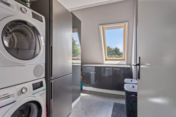 Photo 23 of Roserije 245-D