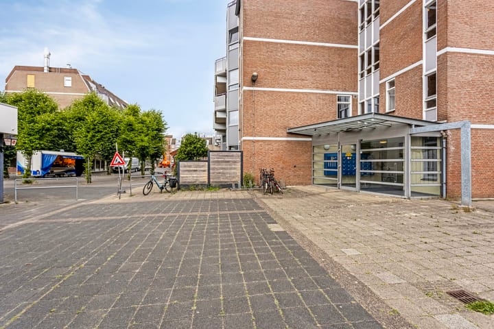 Photo 37 of Roserije 245-D