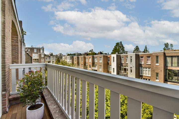 Foto 13 van De Lairessestraat 110-3