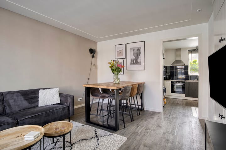 Photo 6 of Julianastraat 32