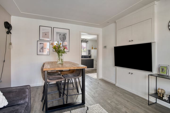 Photo 7 of Julianastraat 32