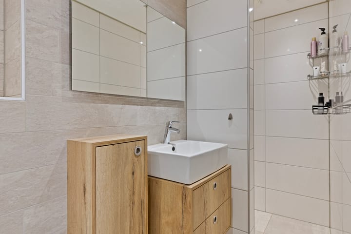 Photo 17 of Julianastraat 32