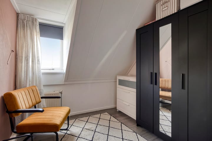 Photo 20 of Julianastraat 32