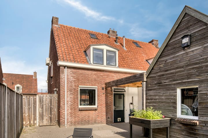 Photo 28 of Julianastraat 32