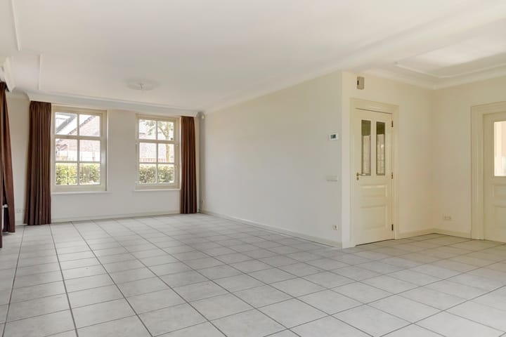 Photo 6 of Dovenetel 10