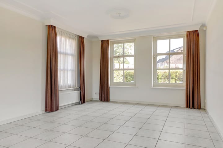 Photo 7 of Dovenetel 10