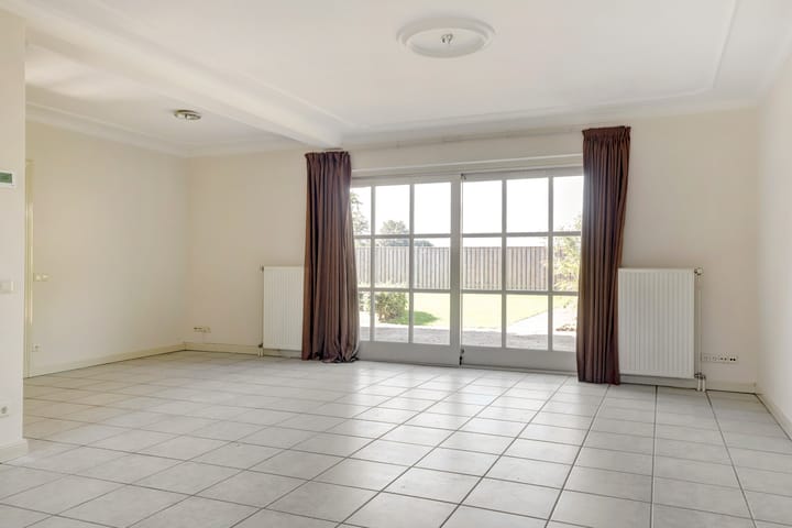 Photo 8 of Dovenetel 10