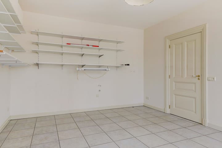 Photo 15 of Dovenetel 10