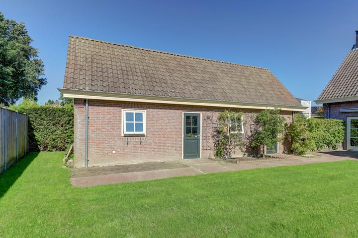 Photo 33 of Dovenetel 10