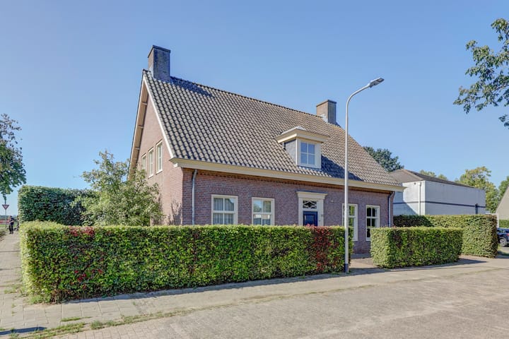 Photo 37 of Dovenetel 10