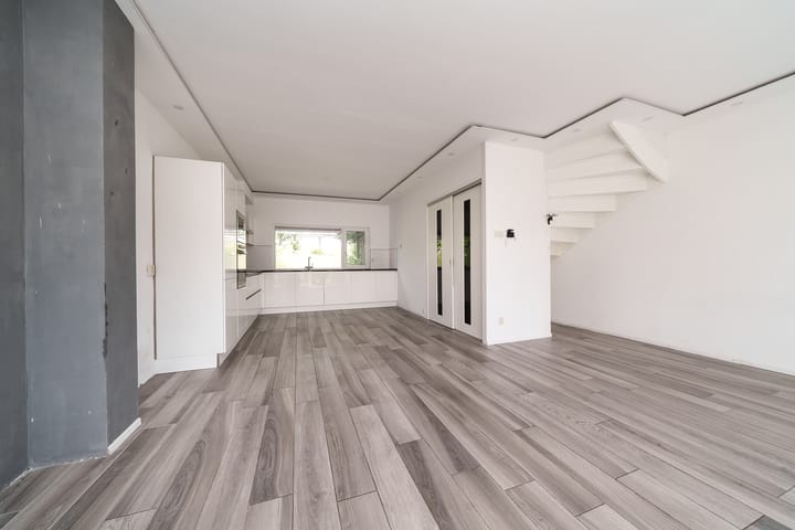 Photo 3 of P.J. Troelstrastraat 128