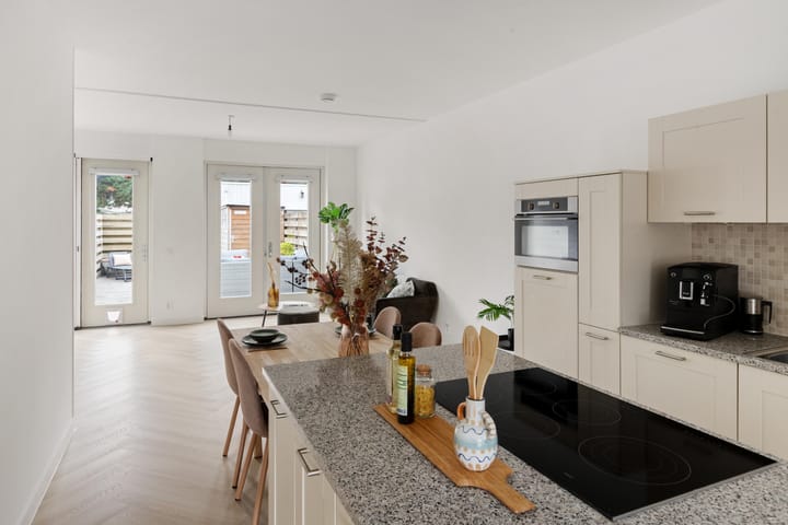 Foto 14 van Bernadottelaan 211