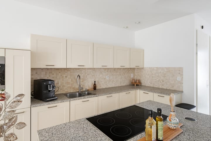 Foto 18 van Bernadottelaan 211