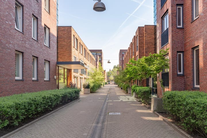 Photo 32 of Johan Hofmanstraat 140