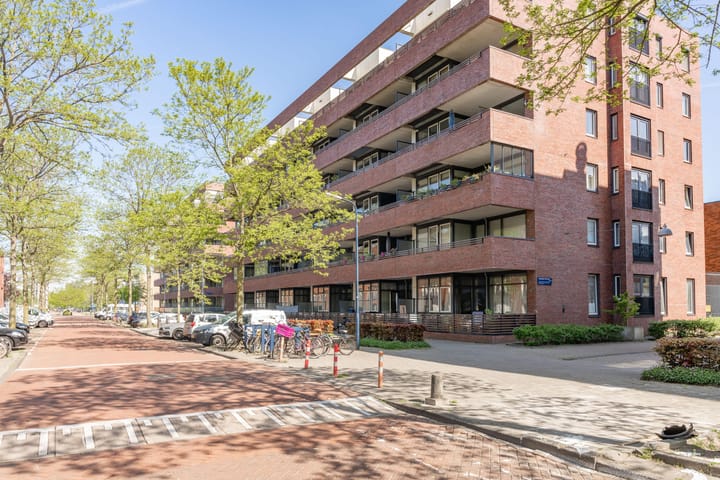 Photo 29 of Johan Hofmanstraat 140