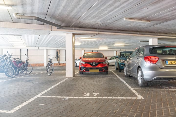 Photo 28 of Johan Hofmanstraat 140