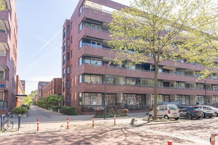 Photo 31 of Johan Hofmanstraat 140