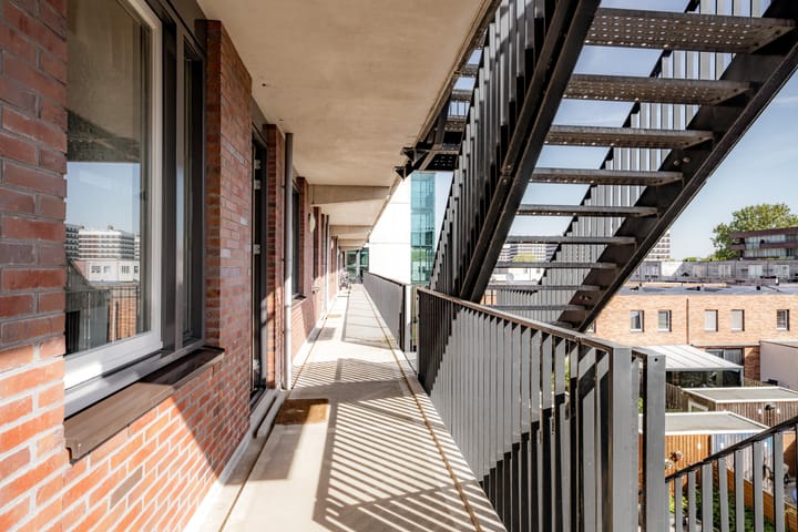 Photo 34 of Johan Hofmanstraat 140