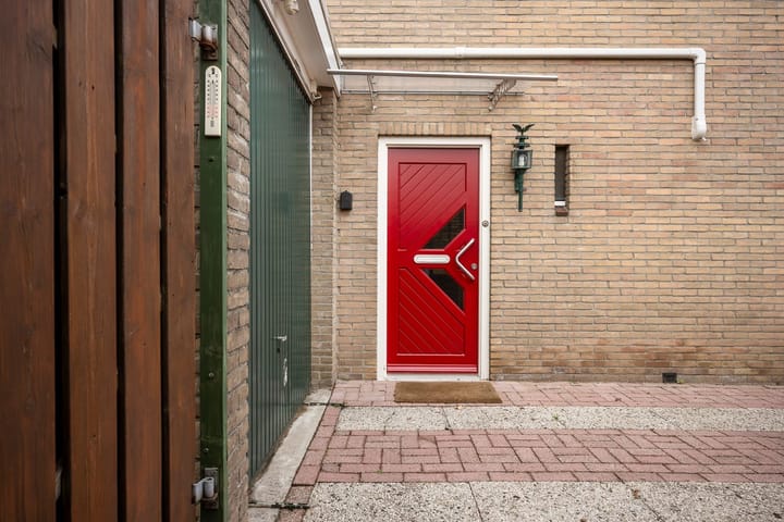 Photo 10 of Titus Brandsmastraat 10
