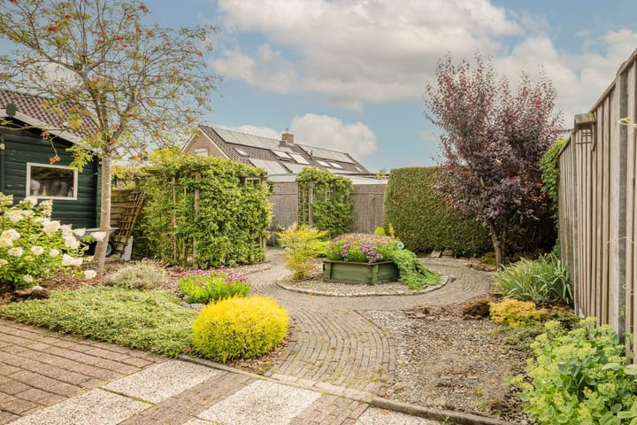 Photo 7 of Titus Brandsmastraat 10