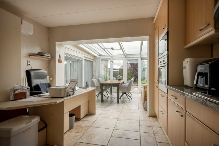 Photo 14 of Titus Brandsmastraat 10