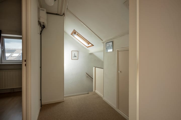 Photo 32 of Titus Brandsmastraat 10