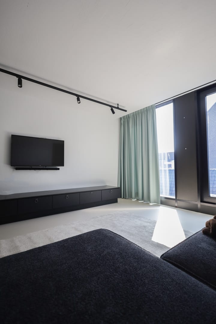 Foto 9 van Warmoesstraat 98-A