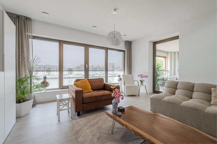 Photo 3 of Nassaukade 20-P