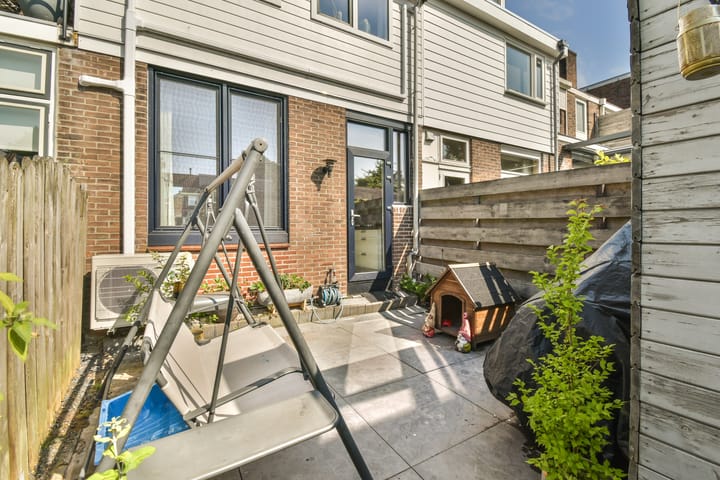 Foto 28 van Lazaruskade 45