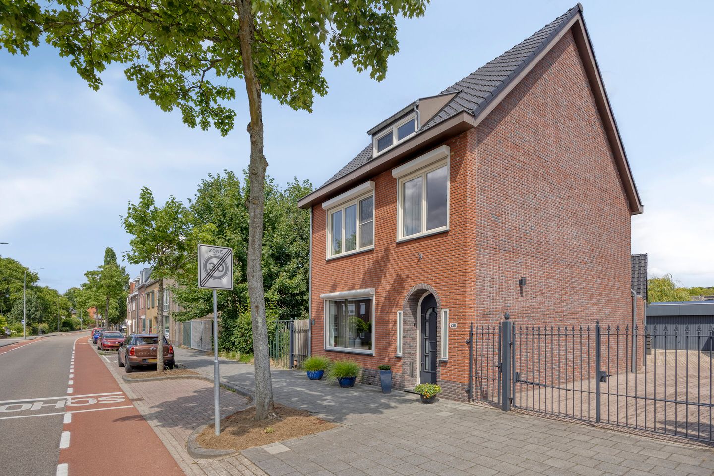 Foto 4 van Benzenraderweg 291