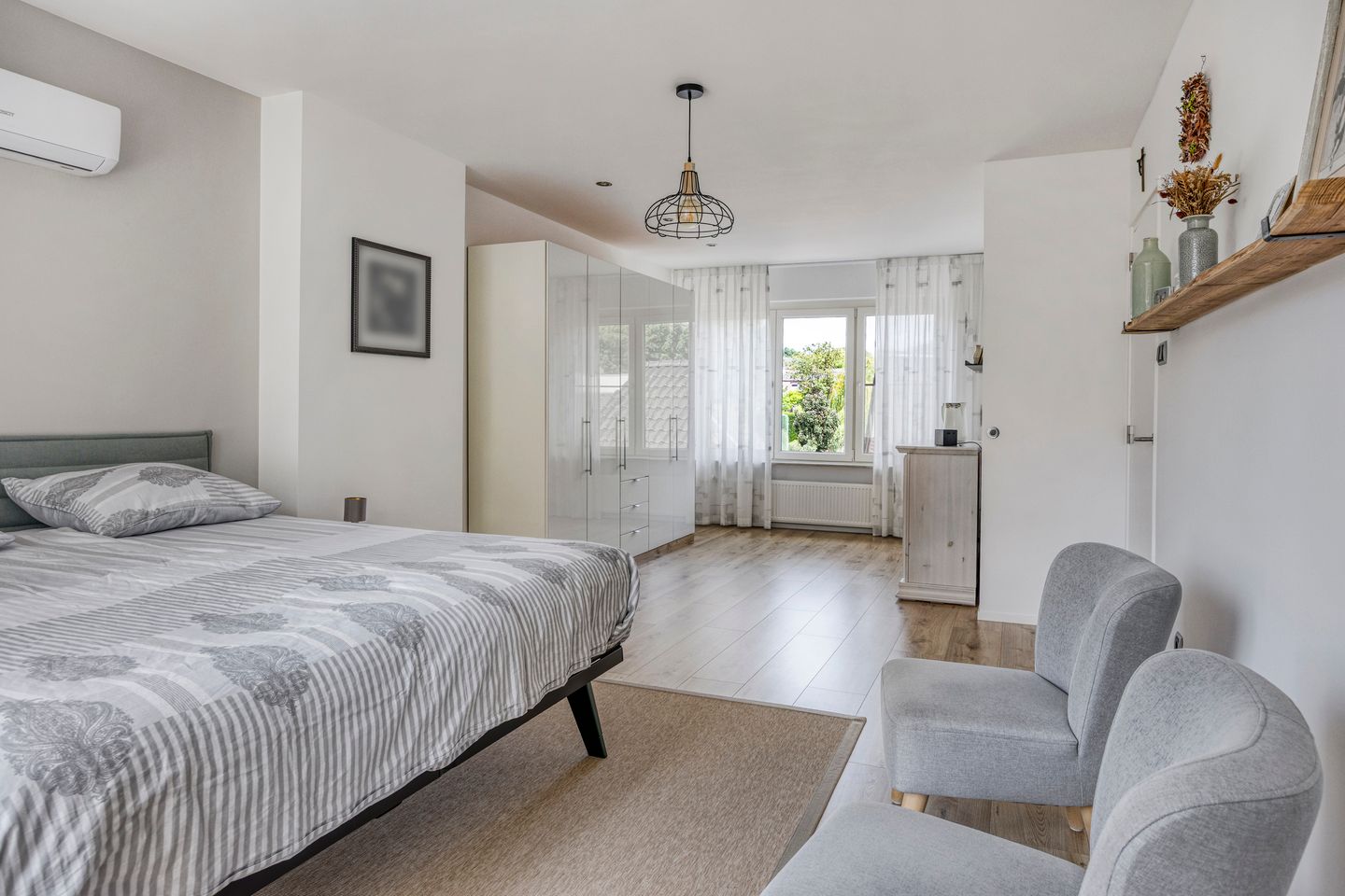 Foto 20 van Benzenraderweg 291